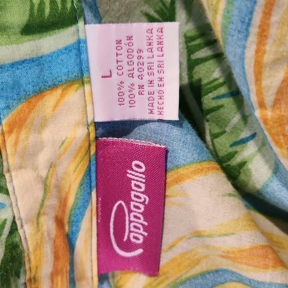 Cappagallo Side Ruched Hawaiian Banana Leaf Button Up Top - Picture 5 of 5